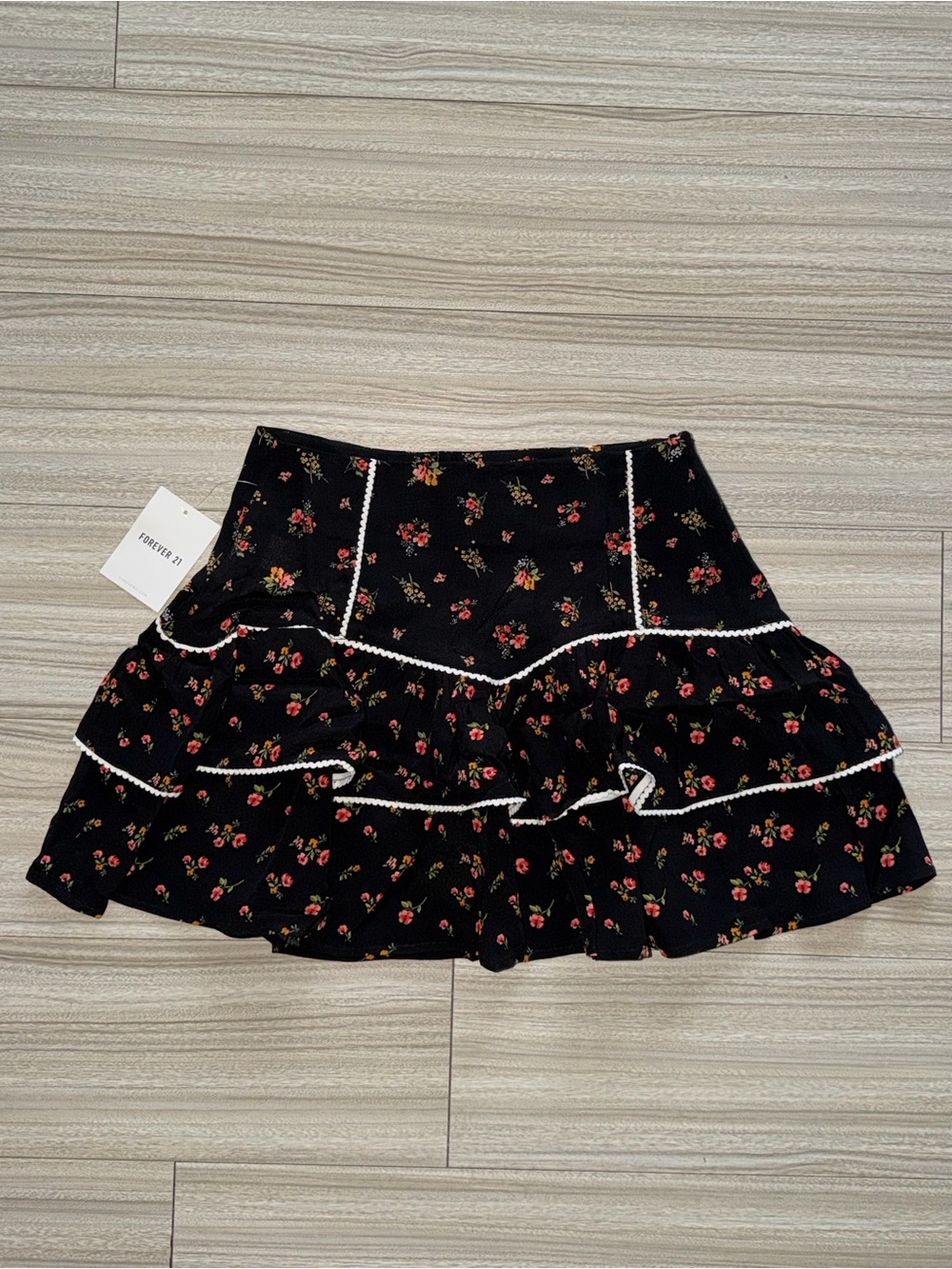 Forever 21 Floral Mini Skirt in Black